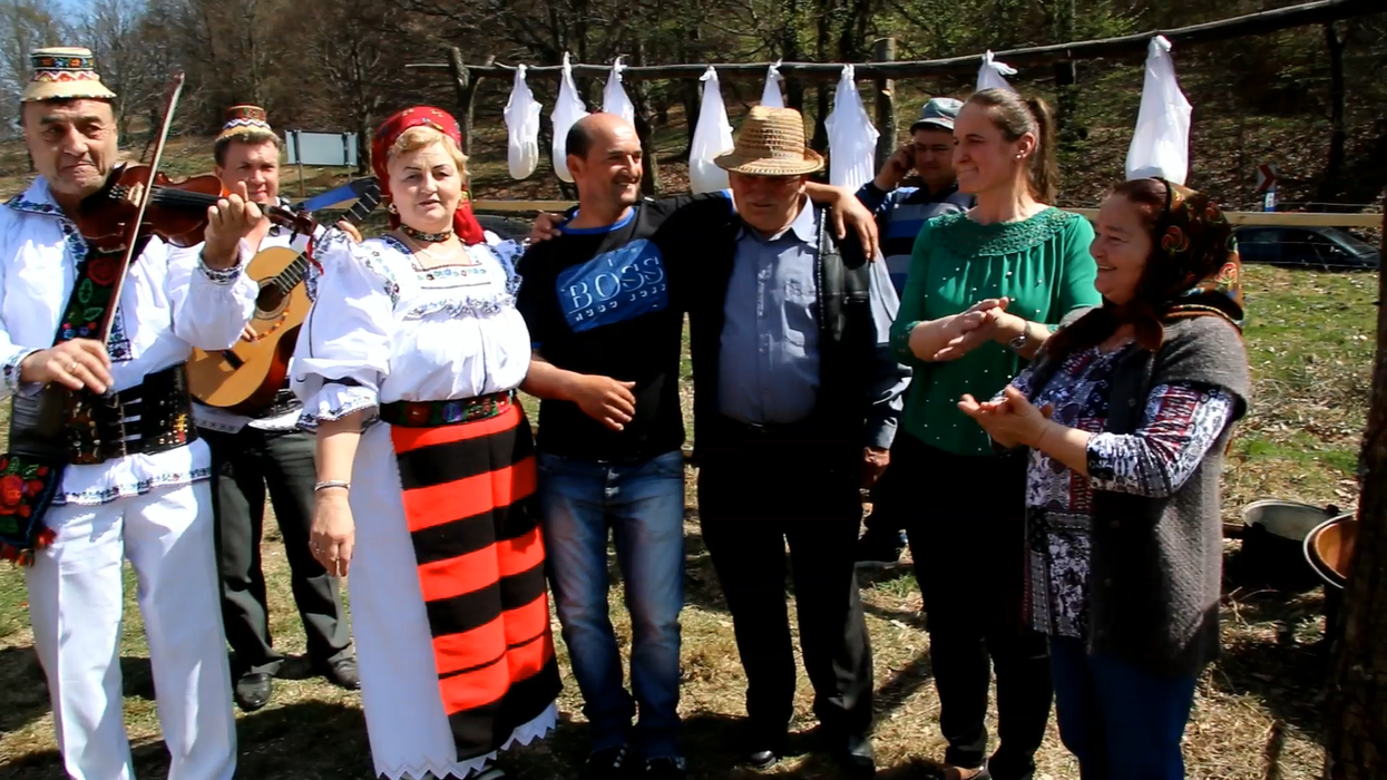 Gospodarii se întrec, mai nou, în sâmbre