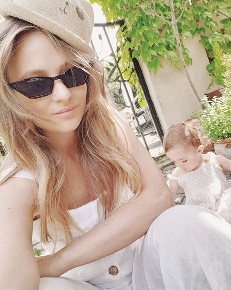 Se anunță petrecere mare în familia Deliei. Sora ei se pregătește de botezul micuțului Bogdan
