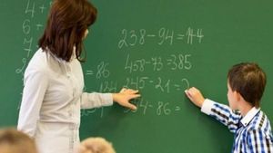 Anunț de ultimă oră! Se măresc salariile profesorilor