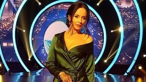 Andreea Marin şi Laura Giurcanu au îmbrăcat aceeaşi rochie! Cine a purtat-o mai bine?