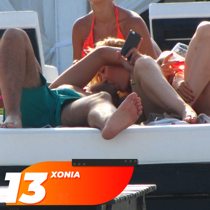 Top 30 vedete care s-au „încins” la plajă. „Luați-vă o cameră…”
