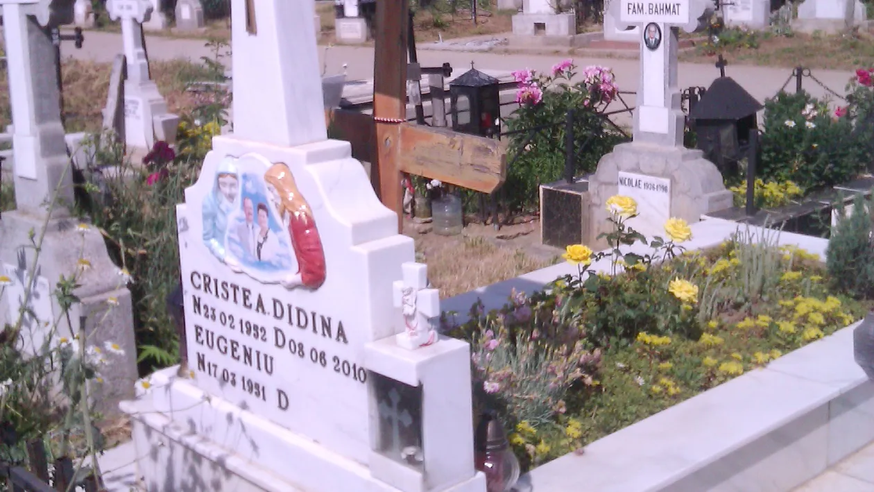 Cine minte? Gabriela Cristea spune ca si-a calcat peste promisiune si a mers la mormantul mamei! Vezi cine o contrazice!