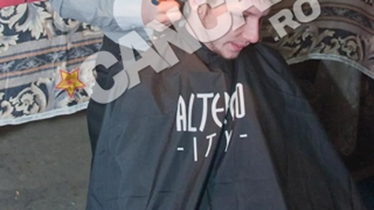 VIDEO INCENDIAR Manechinele lui Bote, tunse cu lampa de gaz sau cu aparatul autogen. Vezi cum e posibil!