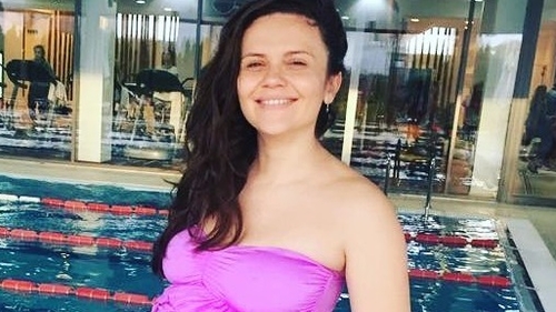 Cristina Şişcanu, la proba costumului de baie! Cum arată soţia lui Mădălin Ionescu înainte cu două luni să nască: ”Aveţi grijă!”