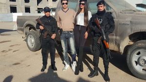 Iubita lui LUIS LAZARUS a concertat în Irak de 1 Decembrie. Jurnalistul a însoţit-o peste tot