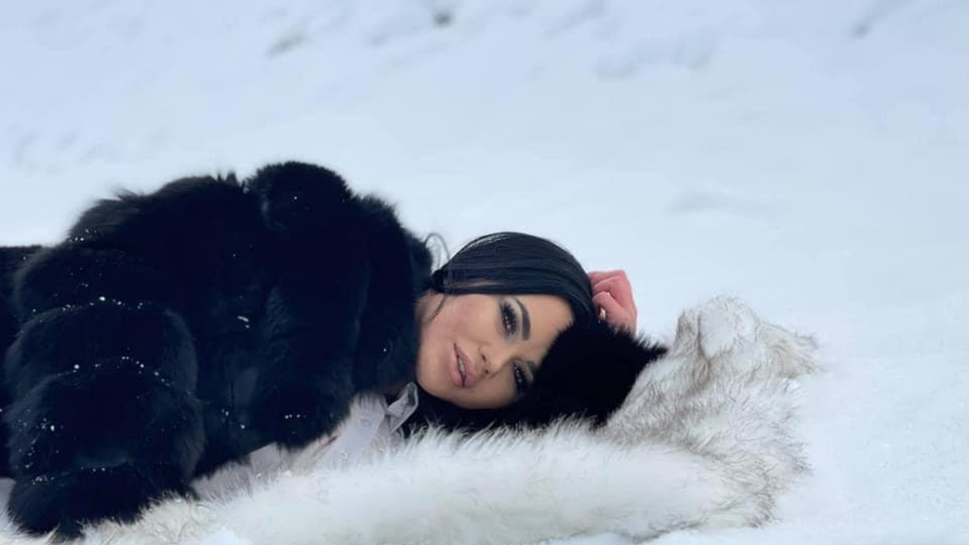 Carmen de la Sălciua, din nou numărul 1 în România! Cu ce piesa a dat lovitura VIDEO