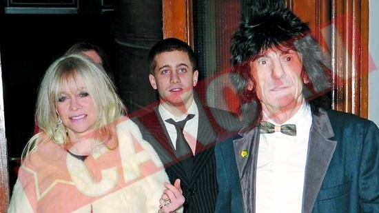 Ronnie Wood, saracit de nevasta