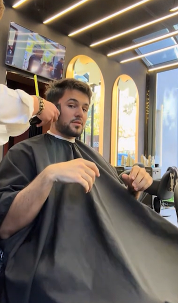 Mario Fresh, gest BIZAR: a mers la hairstylist, a luat mașina de tuns și… Imaginile au fost făcute publice!