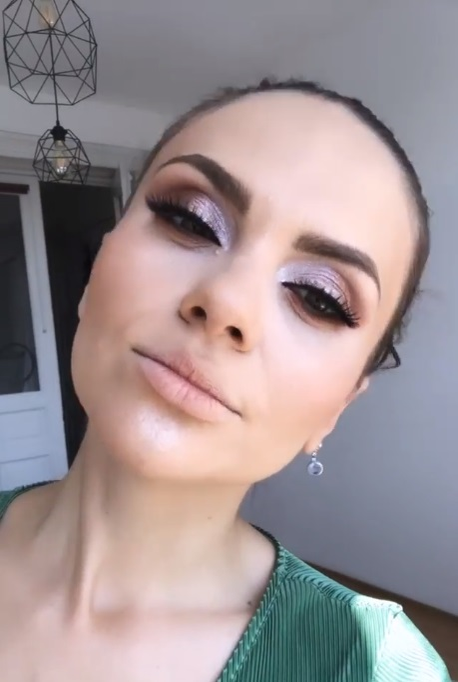 Primele imagini de la nunta Gabrielei Cristea! Cum s-a machiat nașa, Cristina Șișcanu