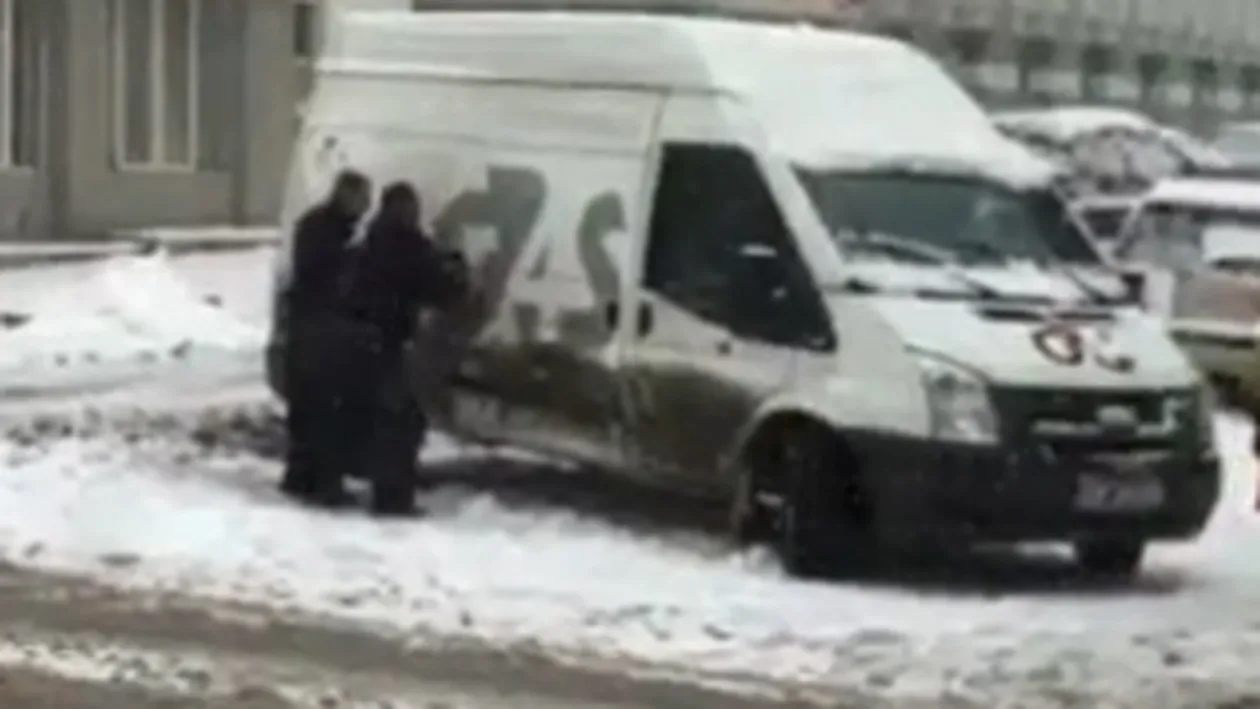 VIDEO Masina blindata a firmei G4S a ramas fara usa