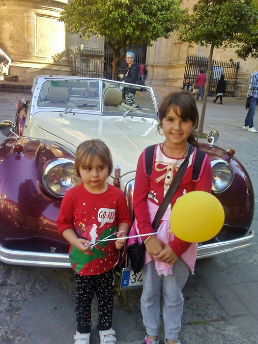 Cristina (10 ani) și Vanesa (4 ani), cele două fiice ale Nikitei