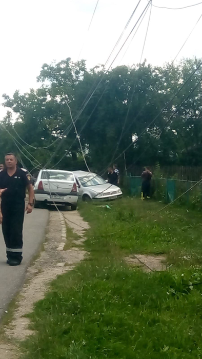 În mașina condusă de băiatul de 14 ani erau încă trei adolescenți