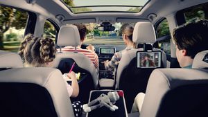 Fonduri nerambursabile pentru cumpărarea unei mașini noi. Un nou program pentru familiile cu mulți copii