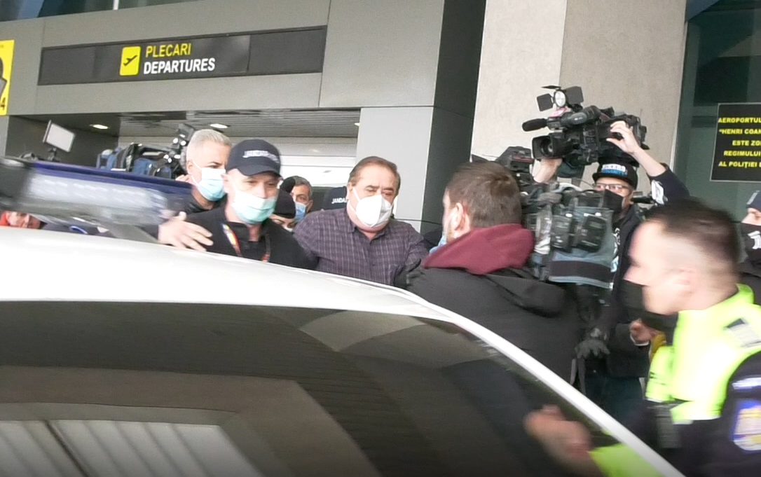 Ioan Niculae, ridicat de pe aeroport pentru a fi dus la închisoare (Foto: CANCAN.RO)