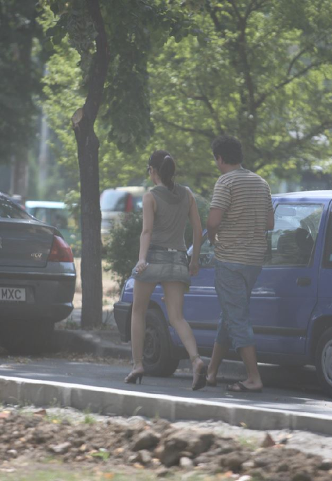 Imagini din tinerețe cu Andra Măruță. Incredibil cum arăta vedeta Pro TV, îmbrăcată într-o fustiță foarte, foarte scurtă