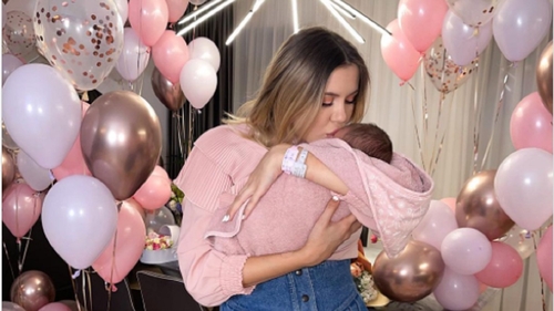 Emily Burghelea, topită după fetița ei! Ce fotografie emoționantă a împărtășit cu fanii din social media