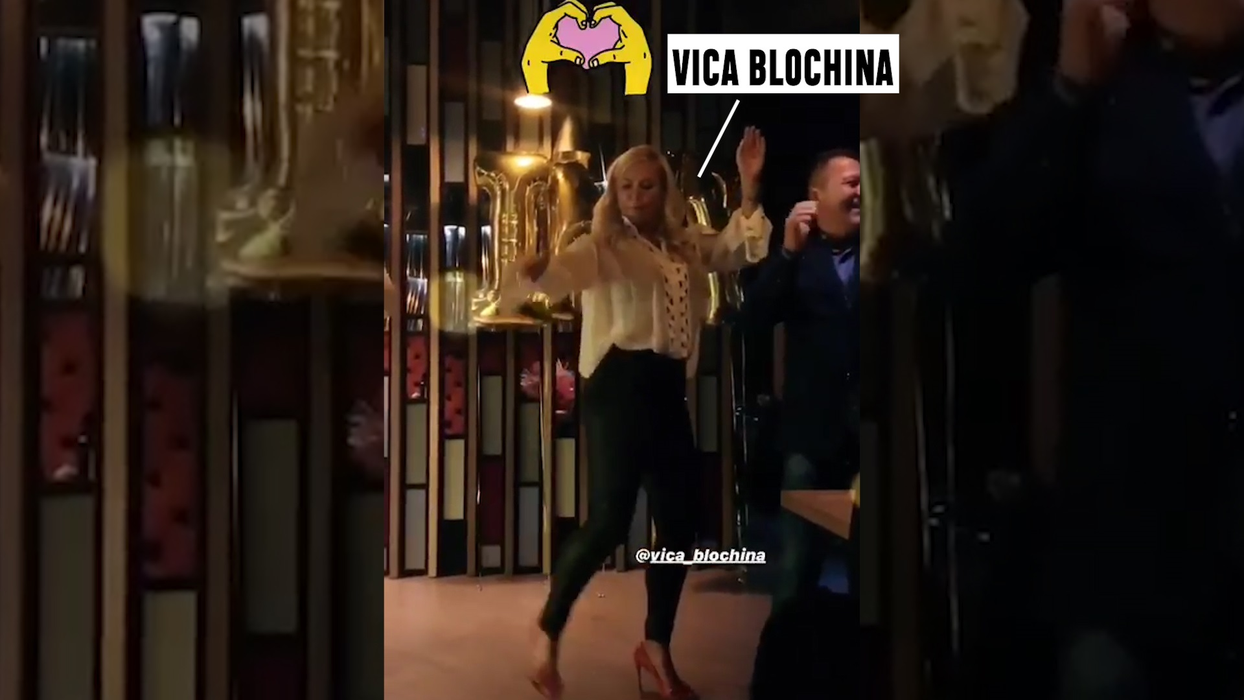 Vica a dansat frenetic în restaurant, pe muzică țigănească