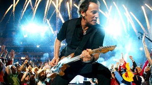 Gestul uluitor al unui legendar star rock american. A ajutat un băieţel de 9 ani să chiulească de la şcoală şi i-a semnat scutirea