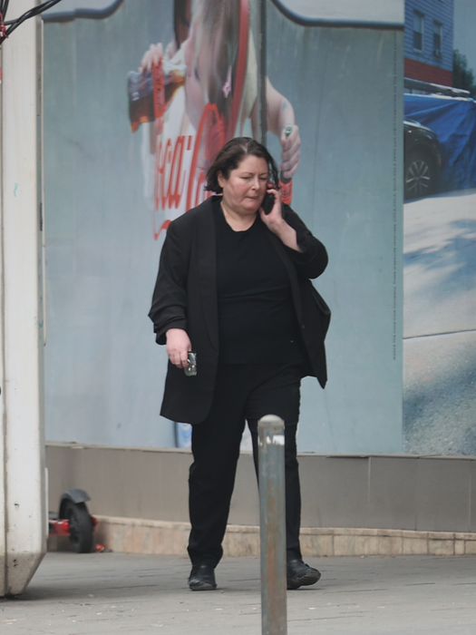 Luiza a fost deranjată de un telefon (Foto: CANCAN.RO)