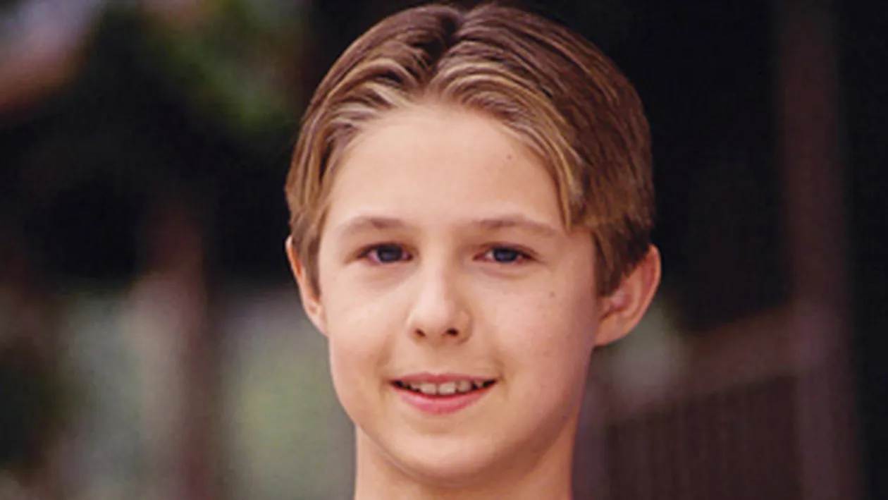 Il mai tineti minte pe Brian, blondutul adorabil al lui Dr. Quinn? Ce barbat bine s-a facut!