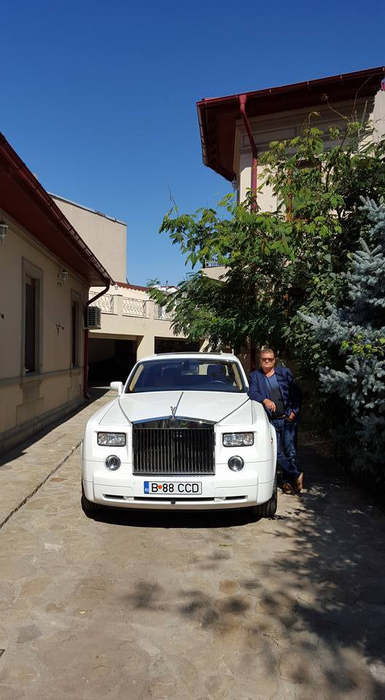 ”Fostul” Mădălinei Pamfile e printre cei mai bogaţi şi excentrici colecţionari de artă din România! ”Baronul luxului” şi-a ”personalizat” Lamborghini-ul cu numele lui