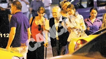 Radu Beligan a starnit mari emotii clientilor de la terasele din zona Teatrului de Comedie! Aplaudat pe strada, in Centrul Vechi