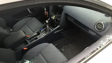 IMAGINI INCREDIBILE! Atenţie bucureşteni. Un bărbat şi-a găsit maşina vandalizată de hoţi chiar de FLORII. Cum arăta autoturismul te va şoca