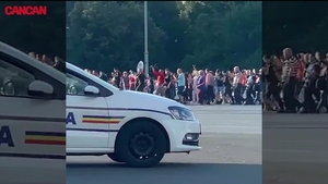 Protestele continuă în Piața Victoriei! Manifestanții au încercat să blocheze circulația