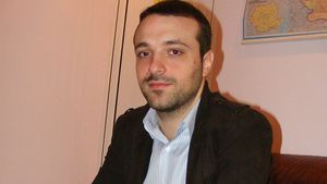 Ex-ul ANDREEI MANTEA, mega-scandal cu fosta soţie, cunoscutul manechin ALEXANDRA BĂDESCU! ”Şi-a abandonat fetiţa! Marele milionar nu-i dă copilei nici o pensie de… 150 de lei!” Intrat de curând în politică, ANDREI ŢÎRDEA se laudă cu o viaţă de lux, dar şi-a ”uitat” complet fosta familie!