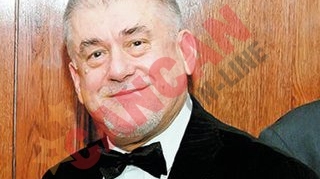 Arhitectul intors din Egipt, rapus de gripa porcina