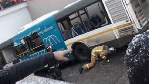 VIDEO / ALERTĂ în Moscova! Un autobuz a intrat cu viteză într-o mulţime: cel puţin 5 morţi şi 15 răniţi
