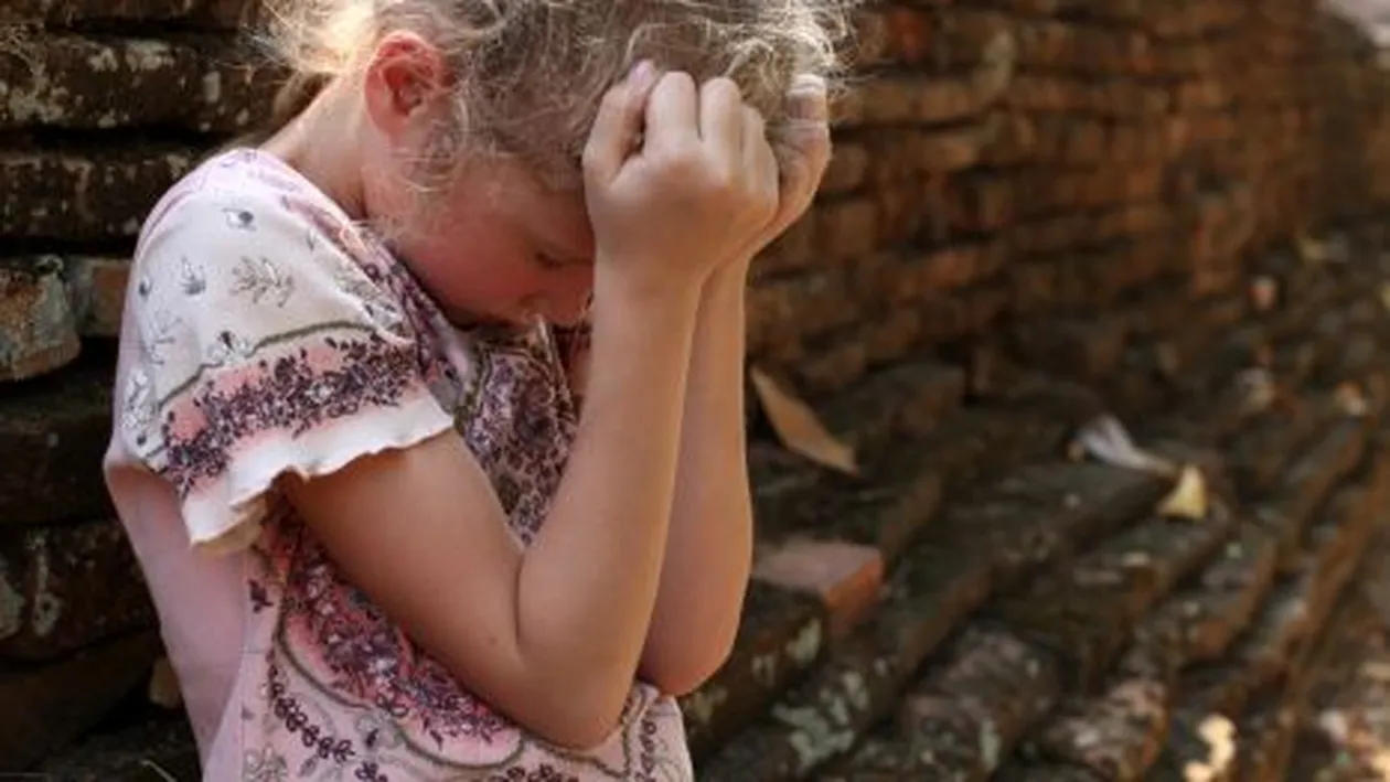 INUMAN! Cum sa ii faci asa ceva unui copil? A violat-o timp de patru zile. Monstrul nu s-a oprit aici