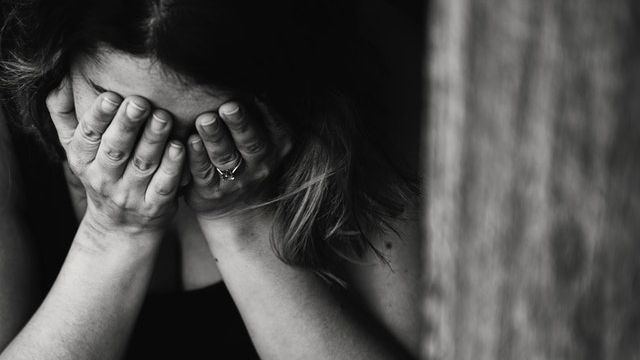 Adolescentă din Vrancea, răpită din casa părinților pentru a se mărita cu un consătean