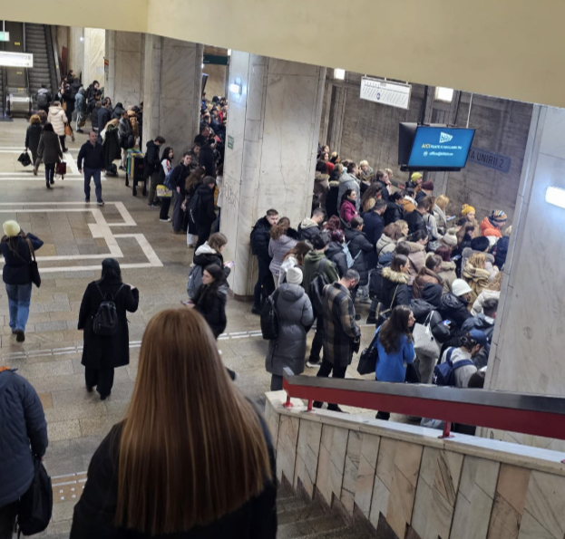 Angajaţii de la Metrorex au creat haos cu o grevă în stil propriu. Cum și-au adus rudele pe posturi plătite generos