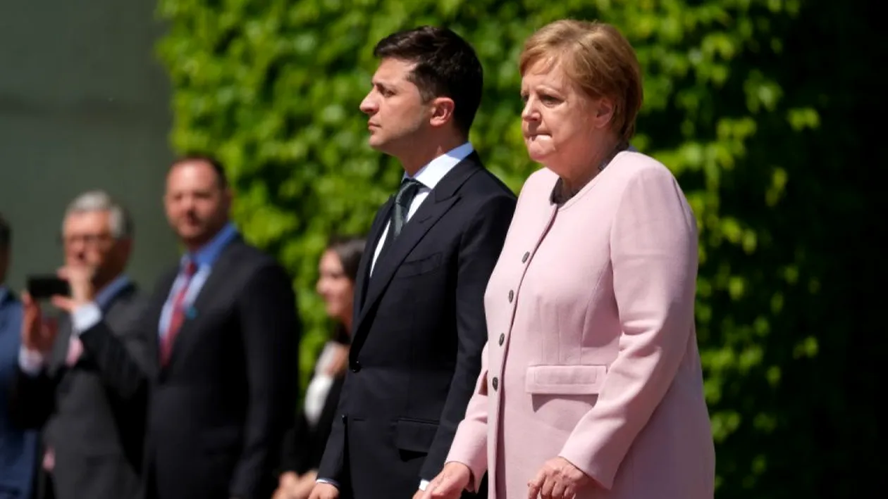 Angela Merkel, mari probleme: nu se mai oprește din tremurat! Care sunt cauzele VIDEO