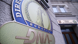 Doi inspectori Antifraudă au fost reținuți de DNA! Sunt acuzați că ar fi cerut 10.000 de euro mită de la administratorul unei firme