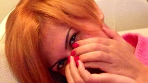 In Playboy a pozat, silicoane si-a pus, buzele si le-a marit, iar acum a intrat in randul blondelor!