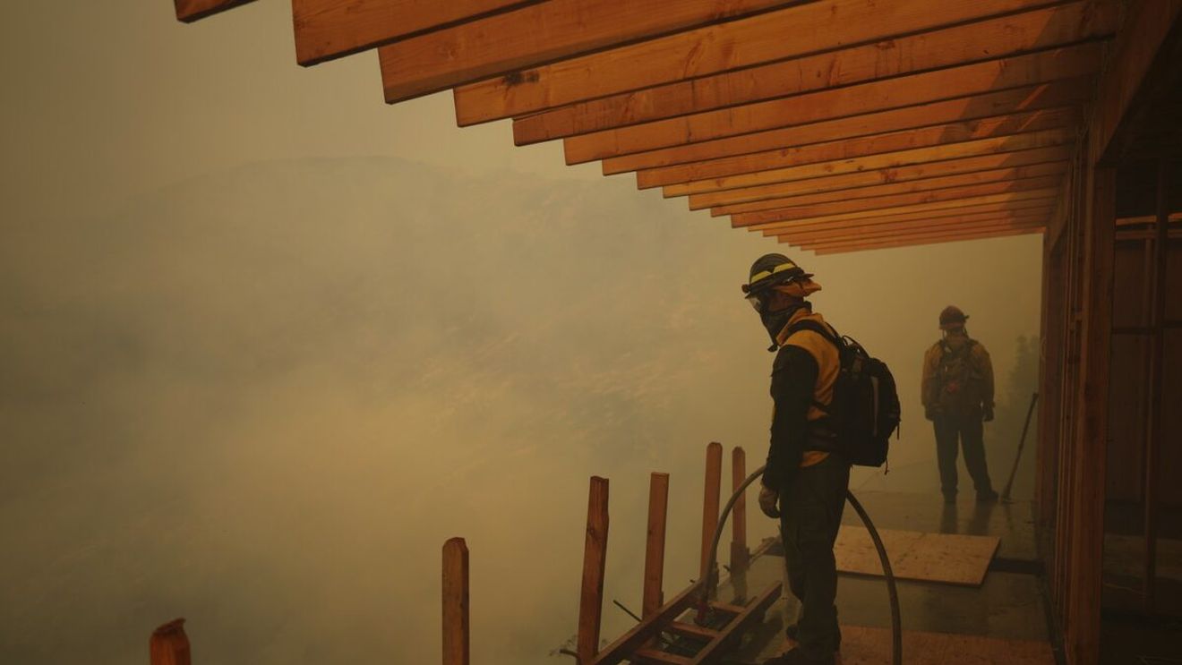 Mărturiile cutremurătoare ale românilor din Los Angeles: „Stăm cu frică, ne așteptăm la orice”