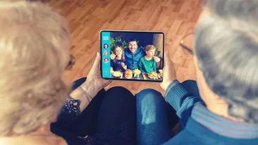 O bunică a fost dată în judecată de fiica ei, pentru că a postat fotografii cu nepoții pe Facebook. Cine a câștigat în instanță?