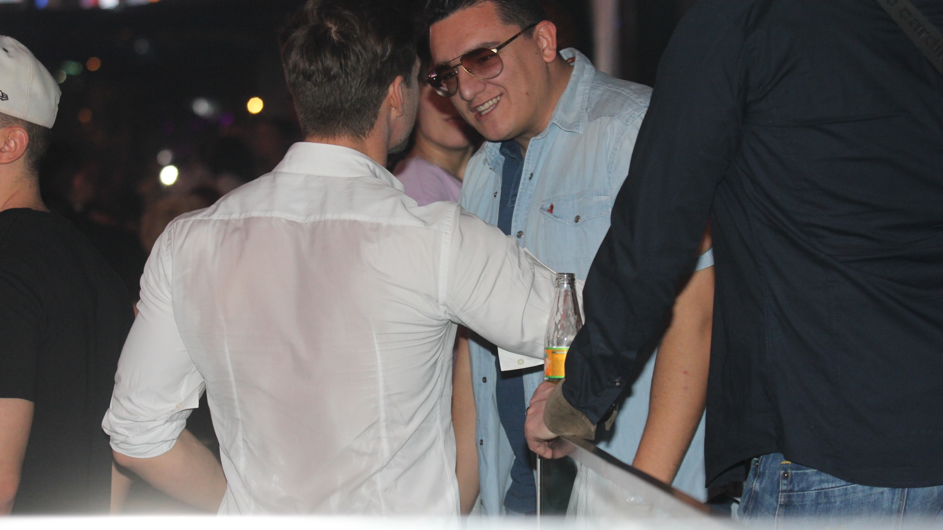 Bogdan Vladau vrea sa fie ca...Inna! S-a milogit o intreaga seara de Lucian, impresarul artistei!