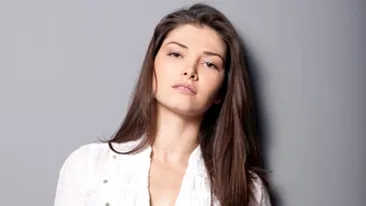 Uite ce sexy e Alina Puscas! Narcisa salbatica revine la Antena 1