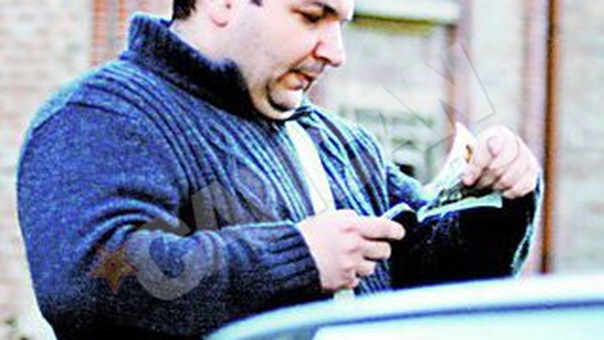 Oferta picata din cer. "Sica" achizitioneaza mobila prin SMS