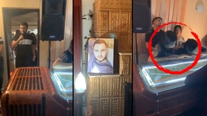 Soția lui Dany Vicol, nedezlipită de sicriul bărbatului iubit. Imagini de la priveghiul tânărului ucis în accidentul provocat de Mario Iorgulescu. VIDEO
