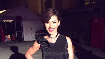Afară-i frig şi plouă iar Nicoleta Nucă se.... Ce a făcut solista spre deliciul fanilor!