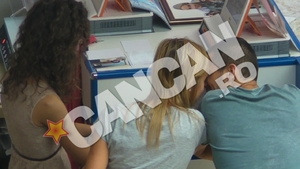 Crina il iubeste ca pe ochii din cap pe mijlocasul lui Dinamo.  L-a rasplatit pe Curtean cu un sarut dulce dupa ce au ridicat fotografiile de vacanta