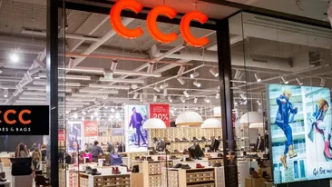 Un magazin celebru, implicat într-un scandal cu produse de proastă calitate! Ce a pățit o clientă după ce a purtat o pereche de ghete timp de două ore