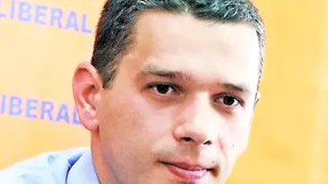 Europarlamentarul Rares Niculescu, dus cu zaharelul de sotie. A aflat de la judecatori ca baietelul nu e al lui !