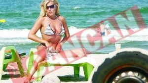 Elena Udrea, rusinoasa in costumul de baie