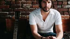 Doi români au jefuit casa lui James Blunt și a mai multor vedete din Ibiza!  O pradă totală în valoare de peste 300.000 de euro