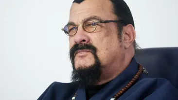 Cum arată a patra soție a lui Steven Seagal. Aceasta i-a oferit actorului cel de-al șaptelea copil